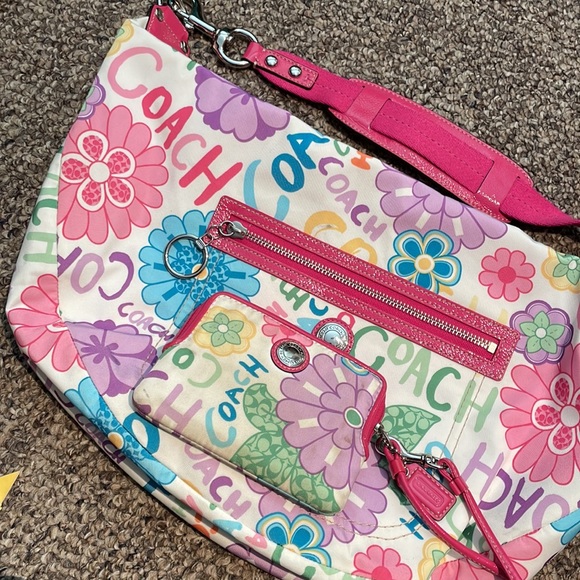 Coach Shoulder Bag - Picture 3 of 5